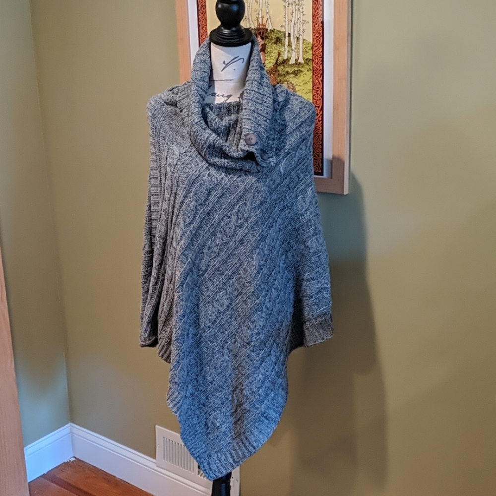 Knitted Sweater Cape/Ponch w/Fingerless Gloves
